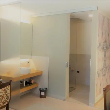 Portica10 Bed & Breakfast 4*