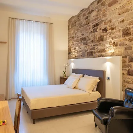 Portica10 Bed & Breakfast 4*